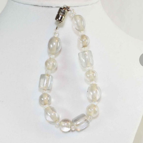 Beautiful Handmade Beaded Bracelet - Picture 2 of 7